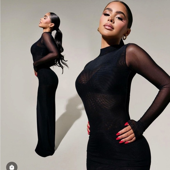 Naked Wardrobe V Neck Foundation Top Bra - Great for layering sheer outfits - Picture 2 of 15